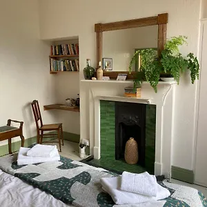 Beautiful Sunlit Rooms, 2 Mins From Beach, Private Garden Bridlington
